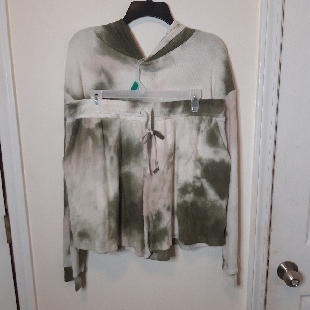 OLI Viv tye die Soft Hoode Sweatshirt And Short Set